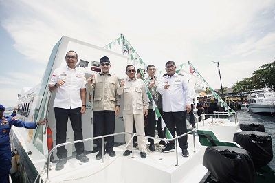 Serahkan Bantuan Kapal Klinik, Mendagri – Gubernur Bahas Percepatan Pembangunan di Sulut