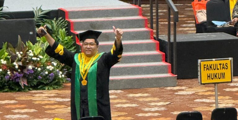 Sandang Predikat Cum Laude Magister Kenotariatan, Etus Tancap Gas Rampungkan Program Doktoral Hukum