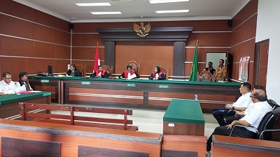 Keberadaan Dana Rp 5,2 Miliar Tidak Jelas, Hein Arina Digugat