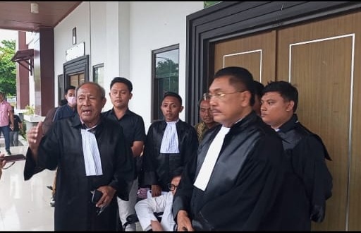 Santrawan – Hanafi Pertanyakan Kehadiran Dua Oknum TNI AD di Sidang Margaretha