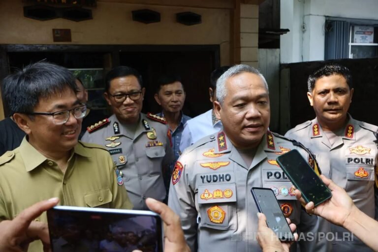 Kapolda Sulut dan Wali Kota Manado Berdialog dengan Warga